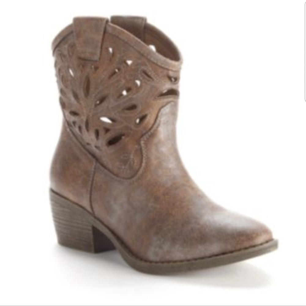 Cutout booties